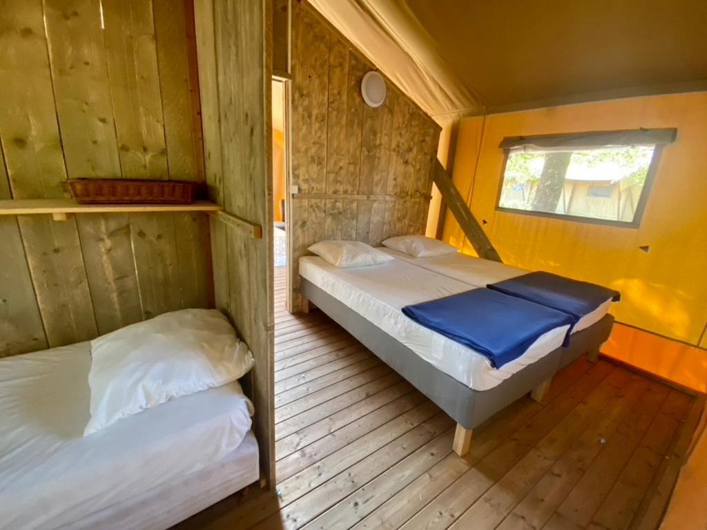 Camping La Kahute - Tente Lodge Au Coeur De La Foret Carcans Buitenkant foto